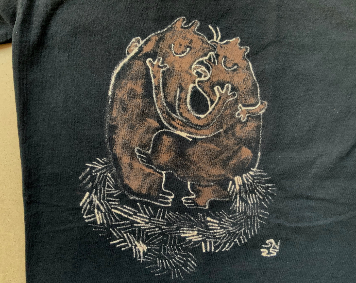 Smooching Squirrels - Medum Bleach Painted T-Shirt