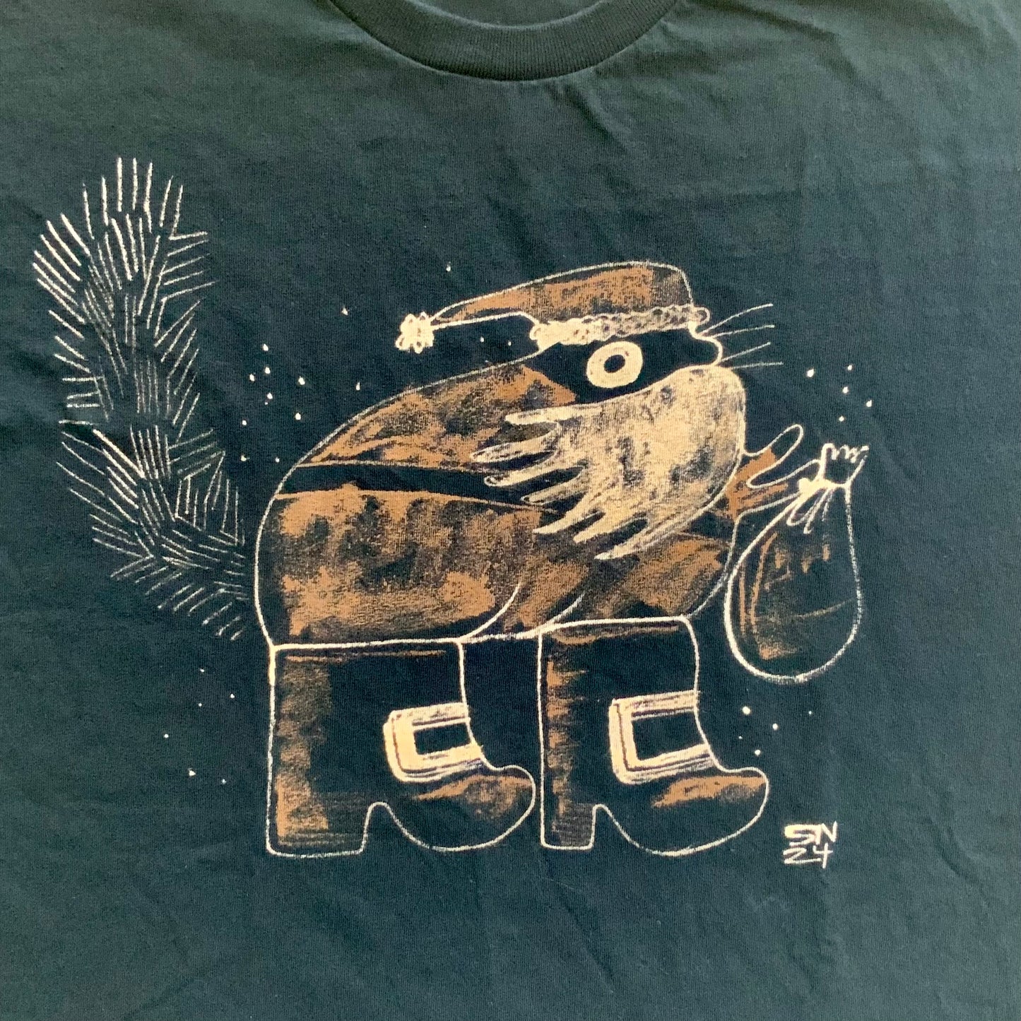 Big Boots Santa Squirrel - 2XL Bleach Painted T-Shirt